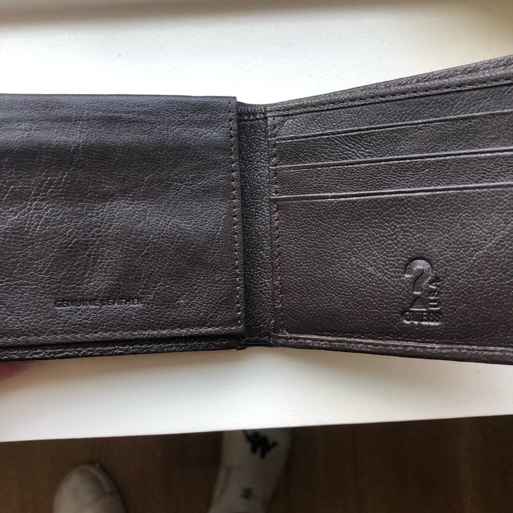 Guess wallet - Picture 2 of 2